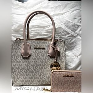 NWOT Michael kors Mercer with wallet